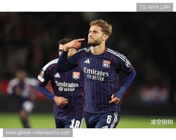 泽林斯基称世界波源于日常训练感谢恰20助攻展现球队默契与配合 泽林斯基称世界波源于日常训练感谢恰20助攻展现球队默契与配合