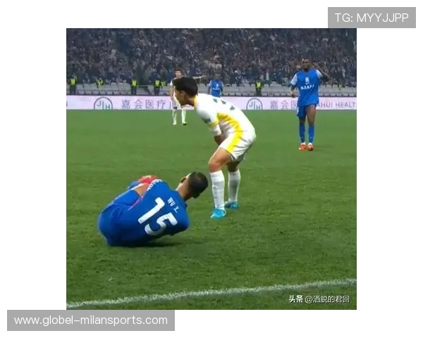 寒意刺骨!申花防线如纸,1-3溃败柔佛,谁来拯救蓝血的信仰? 寒意刺骨!申花防线如纸,1-3溃败柔佛,谁来拯救蓝血的信仰?