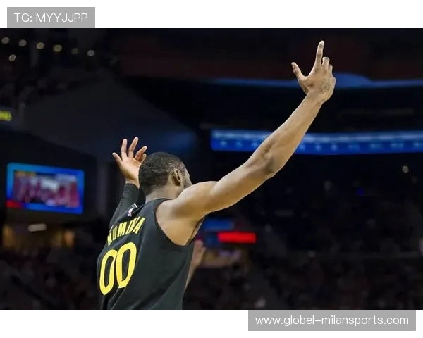 勇士锋线震荡!理查德崛起压缩波杰姆空间,勇士新战术构筑未来 勇士锋线震荡!理查德崛起压缩波杰姆空间,勇士新战术构筑未来