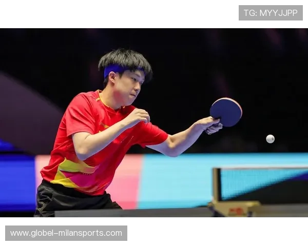 乒乓球发球旋转之谜：从强旋转到摄影机抖动的极致瞬间