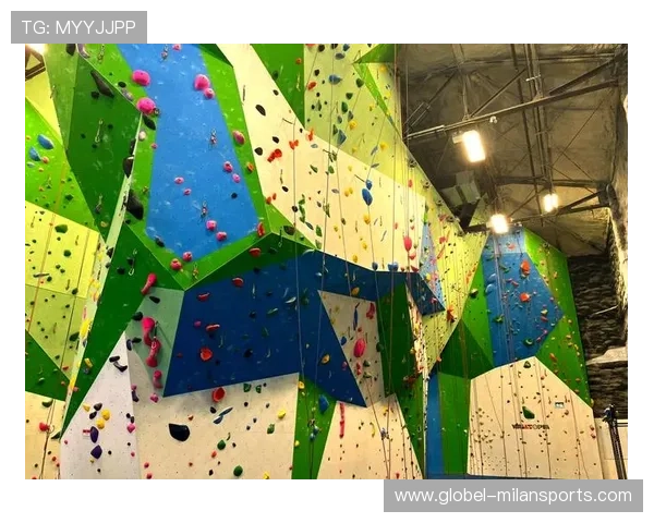 攀岩主题咖啡馆成为年轻人打卡新地标