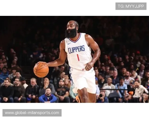 哈登突破分球后传中,76人攻势连绵不断 哈登突破分球后传中,76人攻势连绵不断