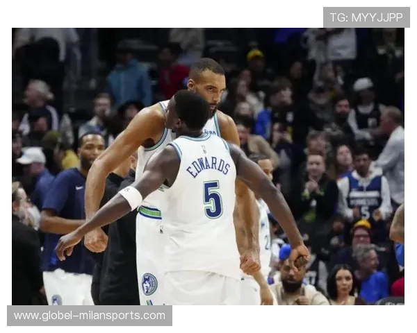 爱德华兹风车扣篮点燃观众情绪