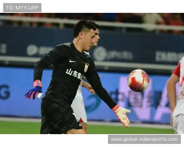 山东泰山中场的控球稳定帮助球队掌控节奏