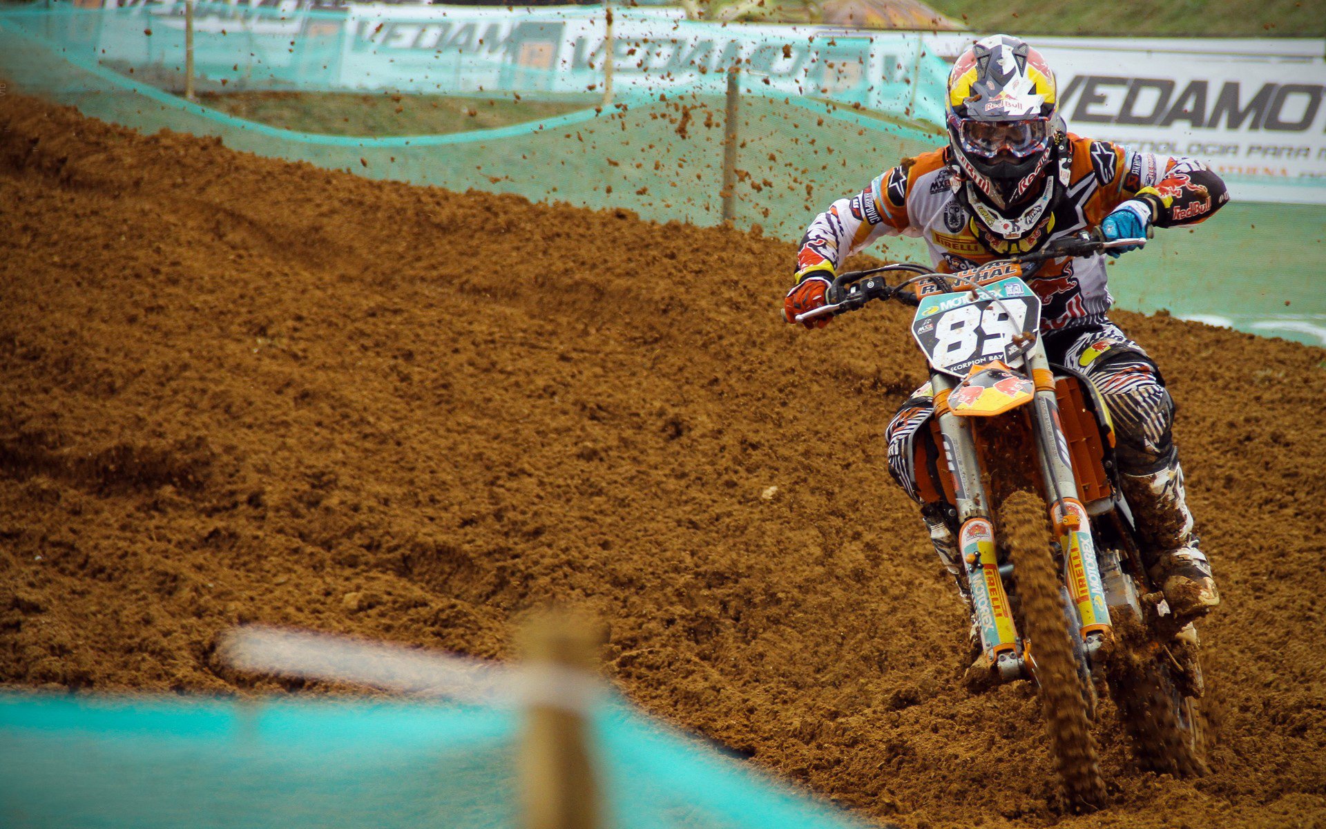 塔特在橄榄球冠军锦标赛中大放异彩，表现稳定可靠，橄榄球特勤组