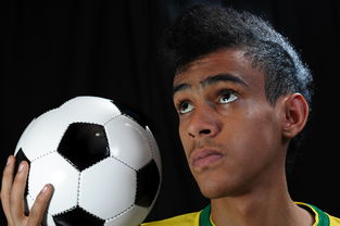 战术板上的奇迹：分析冠军球队的战术布局，冠军技巧